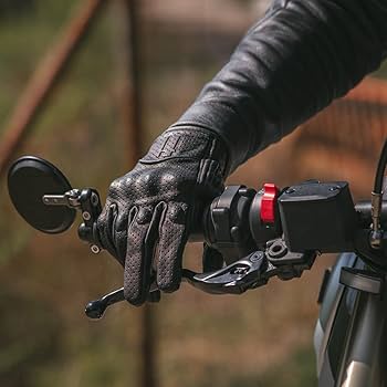 𝗚𝗹𝗼𝘃𝗲𝘀